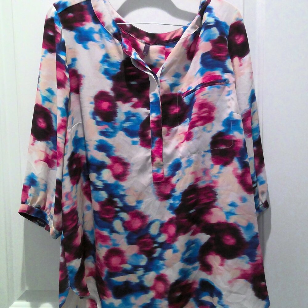 472 Not Your Daughter's Jeans Women's 3/4 Sleeve Tie-Dye Blouse with Pockets